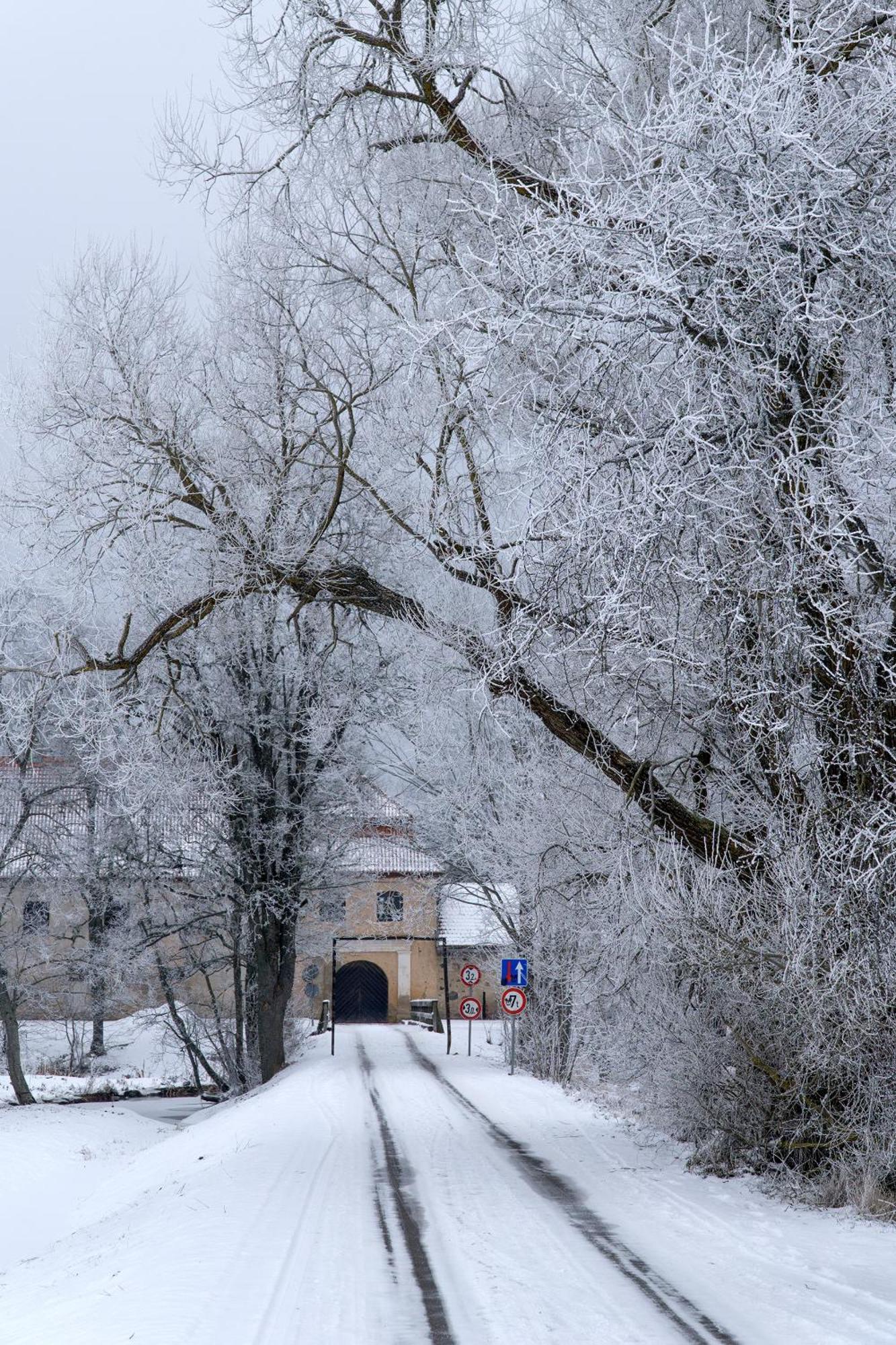 Slokenbekas Muiza Hotel Milzkalne ภายนอก รูปภาพ